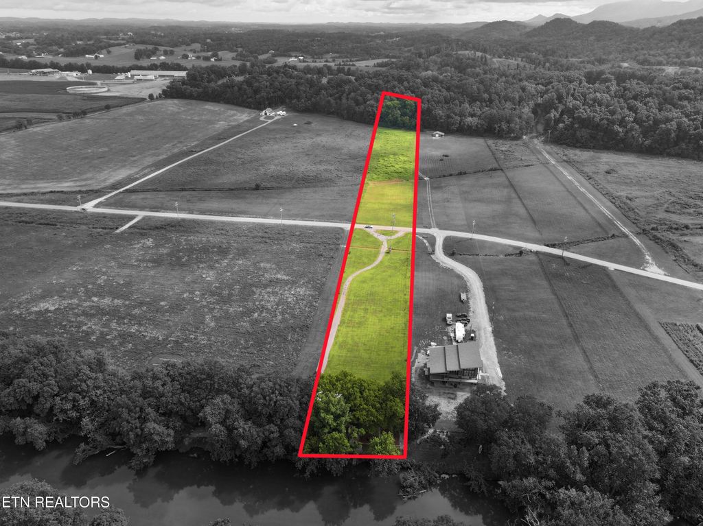 Photo of 5 Old Walland Hwy, Walland, TN 37886 (MLS # 1312202)