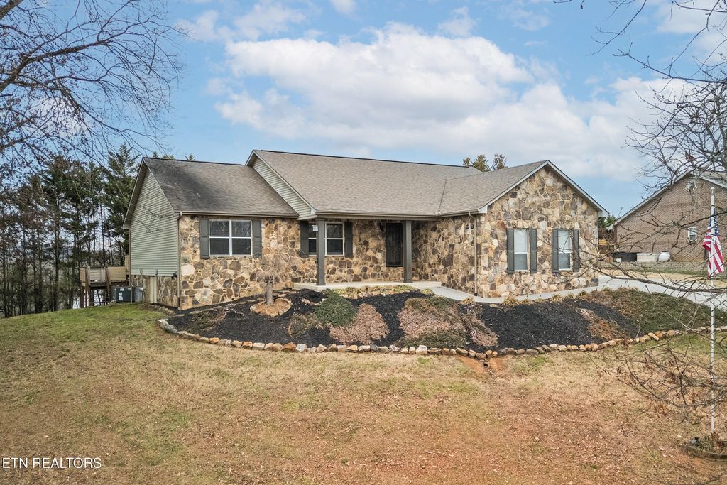 Photo of 3443 Ardennes Drive, Maryville, TN 37801 (MLS # 1327914)
