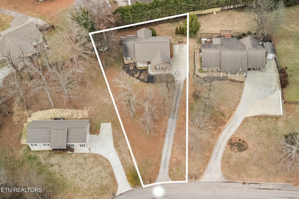 Photo of 3443 Ardennes Drive, Maryville, TN 37801 (MLS # 1327914)