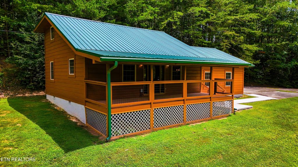 Photo of 515 Smelcer Drive, Pigeon Forge, TN 37863 (MLS # 1312024)