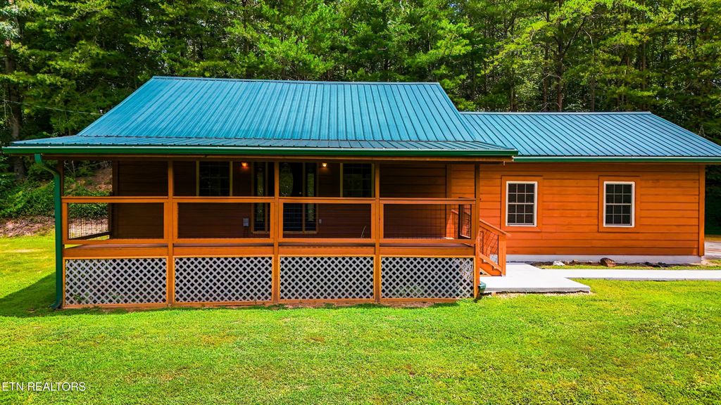 Photo of 515 Smelcer Drive, Pigeon Forge, TN 37863 (MLS # 1312024)