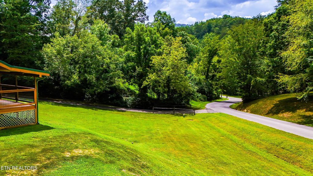 Photo of 515 Smelcer Drive, Pigeon Forge, TN 37863 (MLS # 1312024)