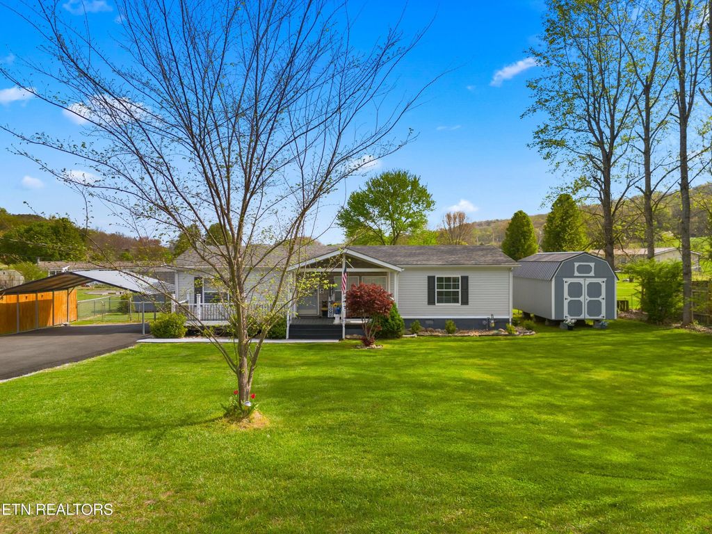 Photo of 634 Nursery Rd, Dandridge, TN 37725 (MLS # 1335531)