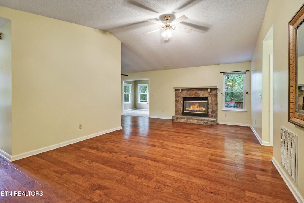 Photo of 132 Cromwell Lane, Crossville, TN 38558 (MLS # 1316097)