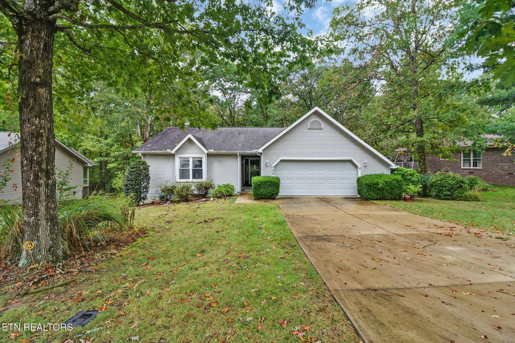 Photo of 132 Cromwell Lane, Crossville, TN 38558 (MLS # 1316097)