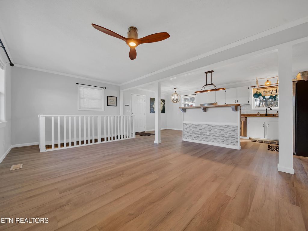 Photo of 200 Lynnwood Drive, Greenback, TN 37742 (MLS # 1295335)