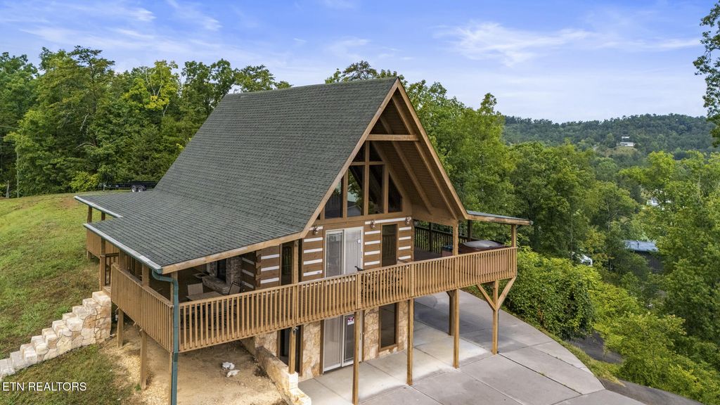 Photo of 1065 Harbor Point Drive, Sevierville, TN 37876 (MLS # 1309931)