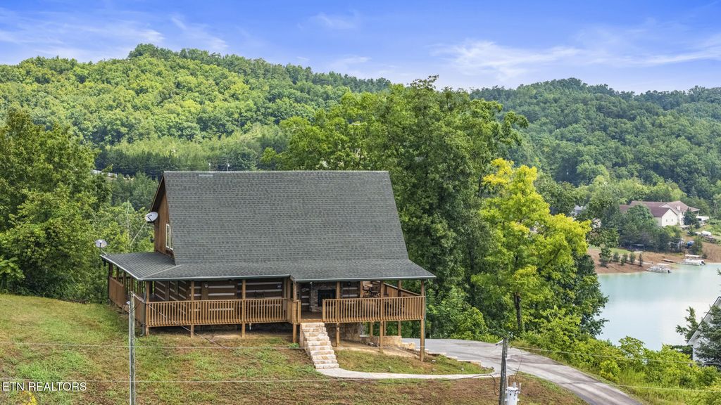 Photo of 1065 Harbor Point Drive, Sevierville, TN 37876 (MLS # 1309931)