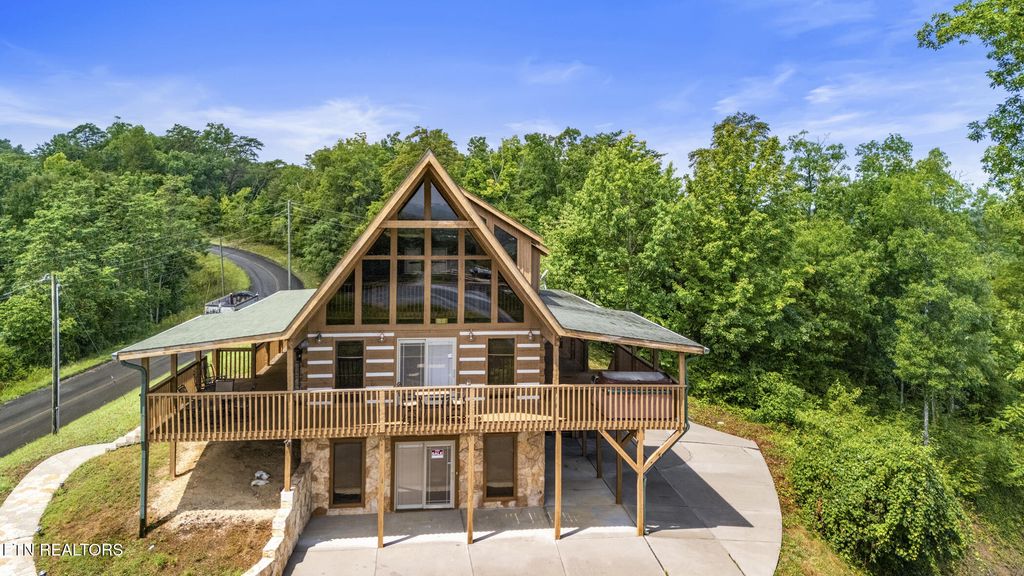 Photo of 1065 Harbor Point Drive, Sevierville, TN 37876 (MLS # 1309931)