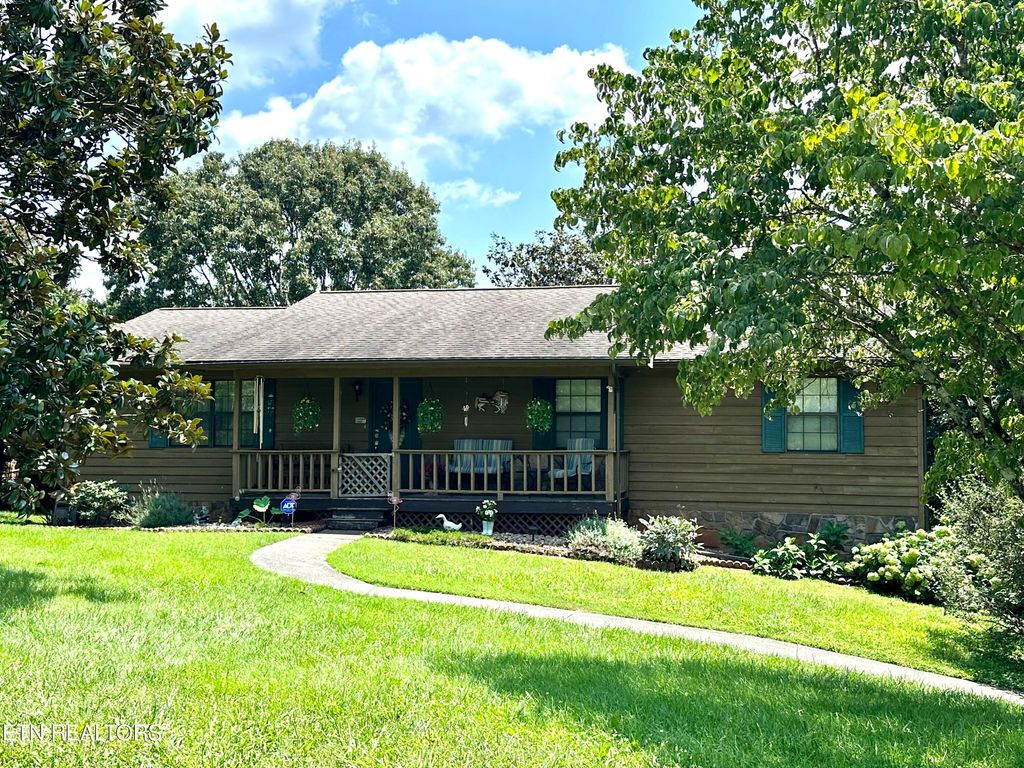 Photo of 1813 Rosemont Circle, Louisville, TN 37777 (MLS # 1237994)