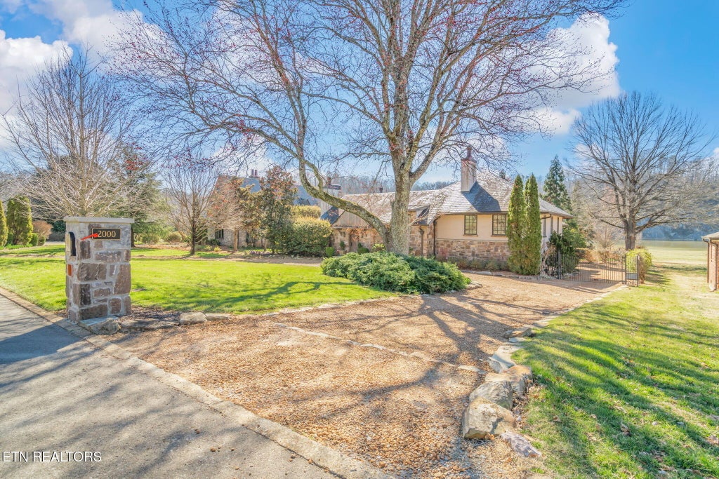 Photo of 2000 Cherokee Blvd, Knoxville, TN 37919 (MLS # 1292050)