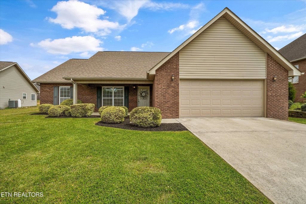 Photo of 1132 Cherbourg Drive, Maryville, TN 37801 (MLS # 1336806)