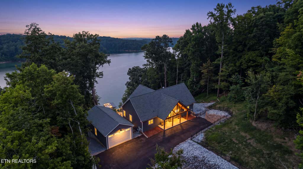 Photo of 552 Fox Ridge Lane, Caryville, TN 37714 (MLS # 1351162)