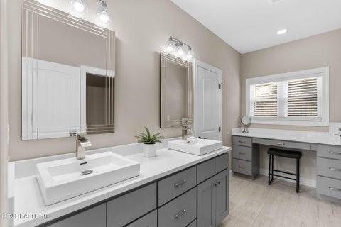 Tiny photo for 552 Fox Ridge Lane, Caryville, TN 37714 (MLS # 1351162)