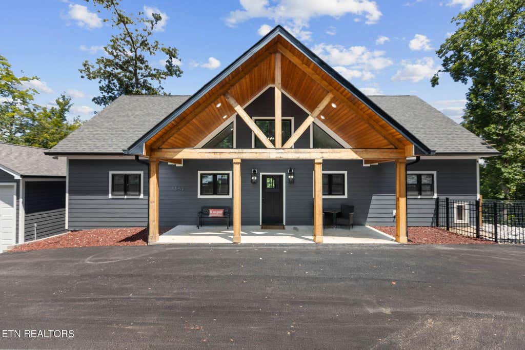 Photo of 552 Fox Ridge Lane, Caryville, TN 37714 (MLS # 1351162)