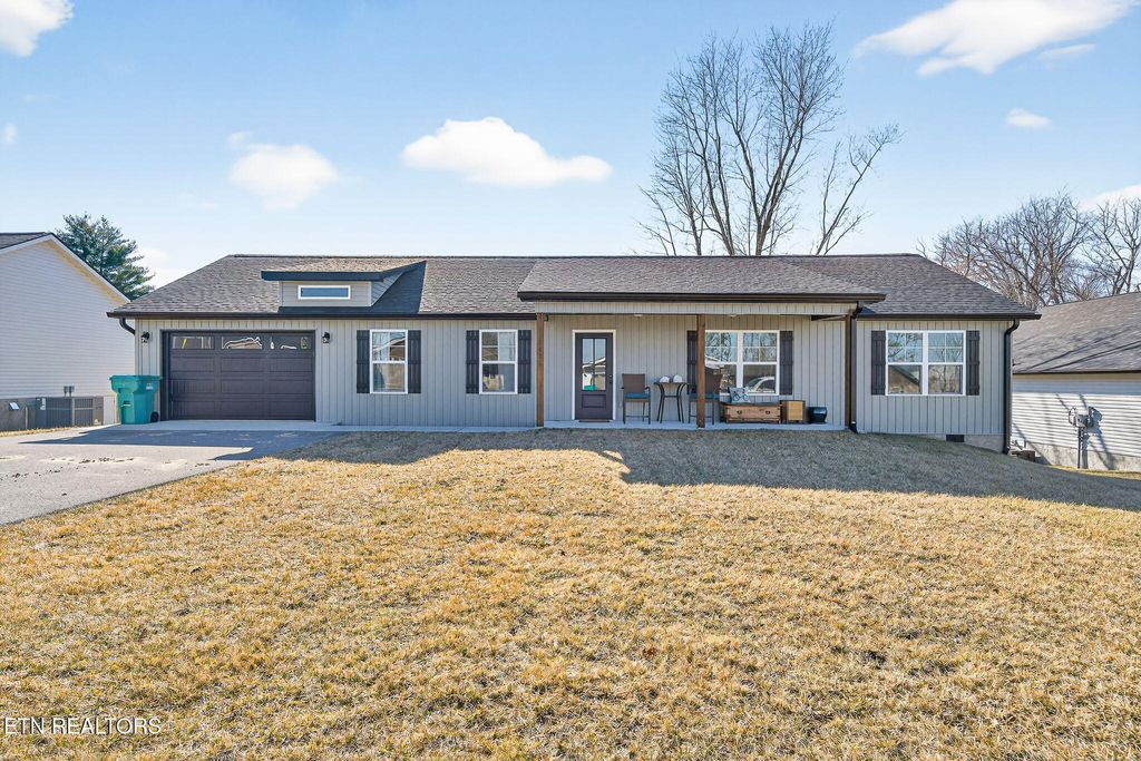 Photo of 141 Sky View Meadow Drive, Crossville, TN 38555 (MLS # 1329490)