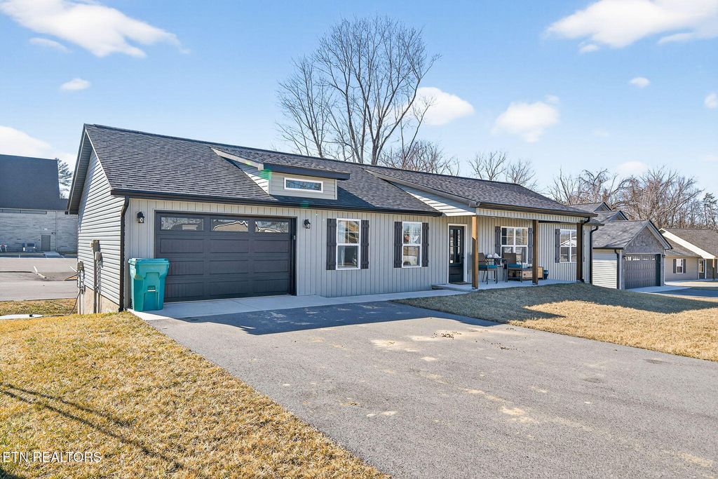 Photo of 141 Sky View Meadow Drive, Crossville, TN 38555 (MLS # 1329490)