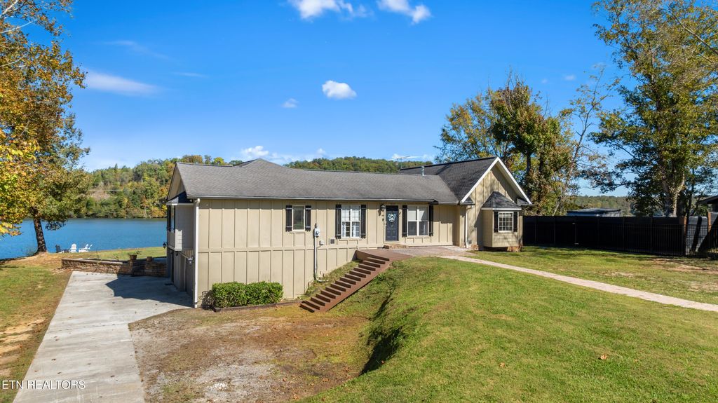 Photo of 8115 River Drive, Oak Ridge, TN 37830 (MLS # 1318880)