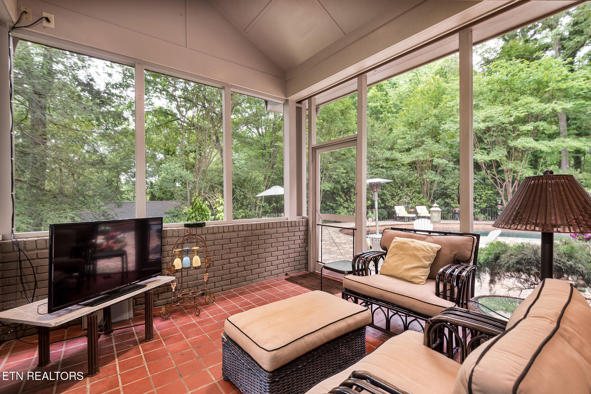 Knoxville, Tennessee 37919, United States, 4 Bedrooms Bedrooms, ,4 BathroomsBathrooms,Residential,Active,129613