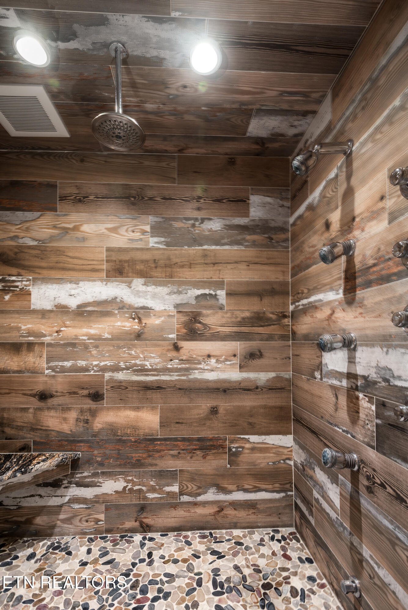 Knoxville, Tennessee 37919, United States, 4 Bedrooms Bedrooms, ,4 BathroomsBathrooms,Residential,Active,129613