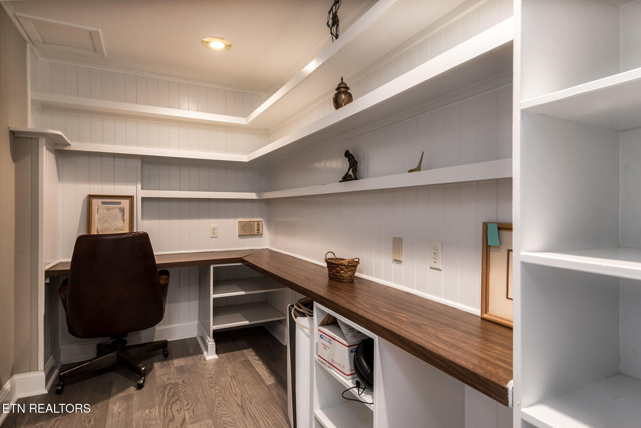 Knoxville, Tennessee 37919, United States, 4 Bedrooms Bedrooms, ,4 BathroomsBathrooms,Residential,Active,129613