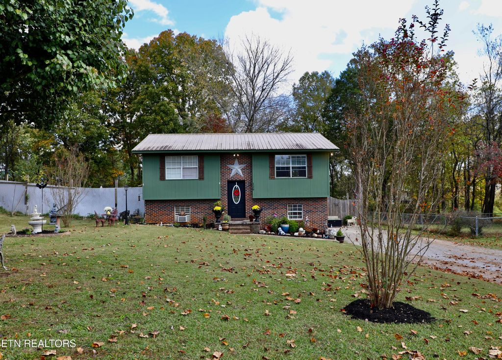 Photo of 129 Dogwood Lane, Madisonville, TN 37354 (MLS # 1281346)