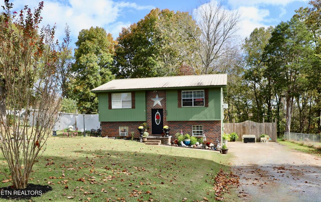 Photo of 129 Dogwood Lane, Madisonville, TN 37354 (MLS # 1281346)