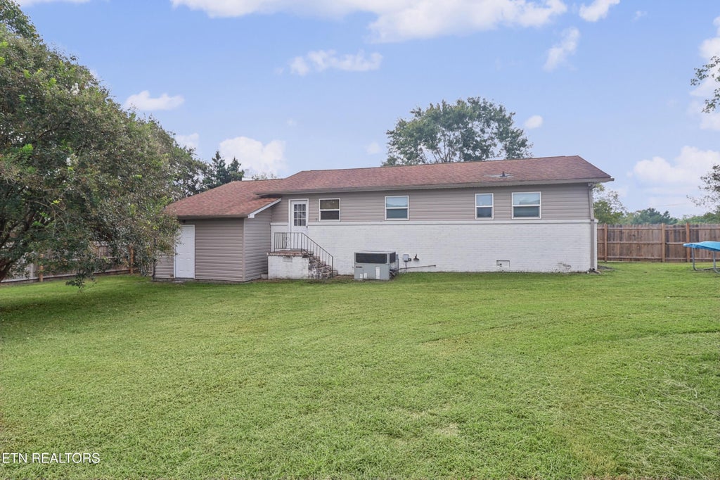 Photo of 711 Cooper Ave, Rockwood, TN 37854 (MLS # 1356324)