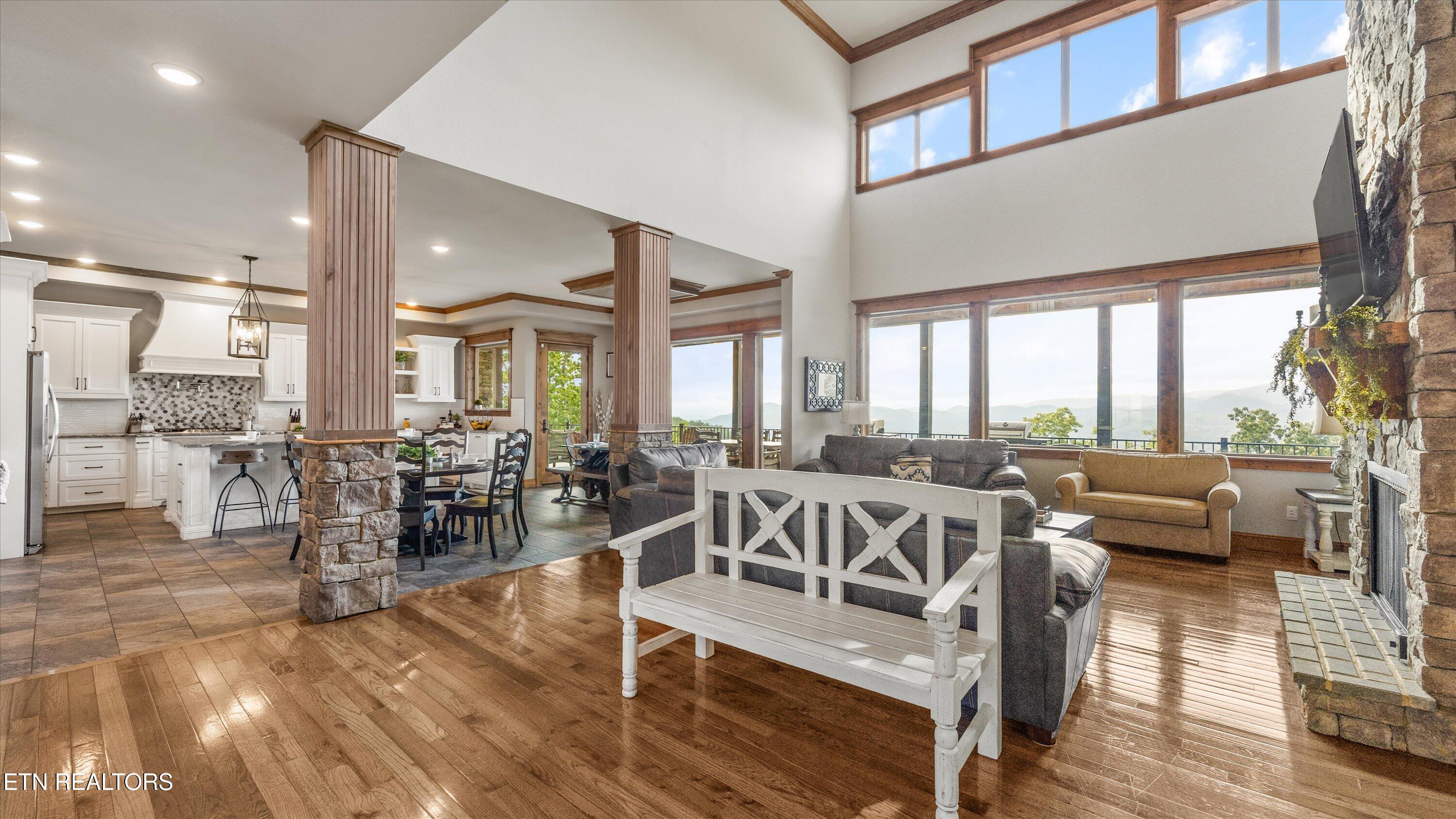 3093 Smoky Bluff Tr