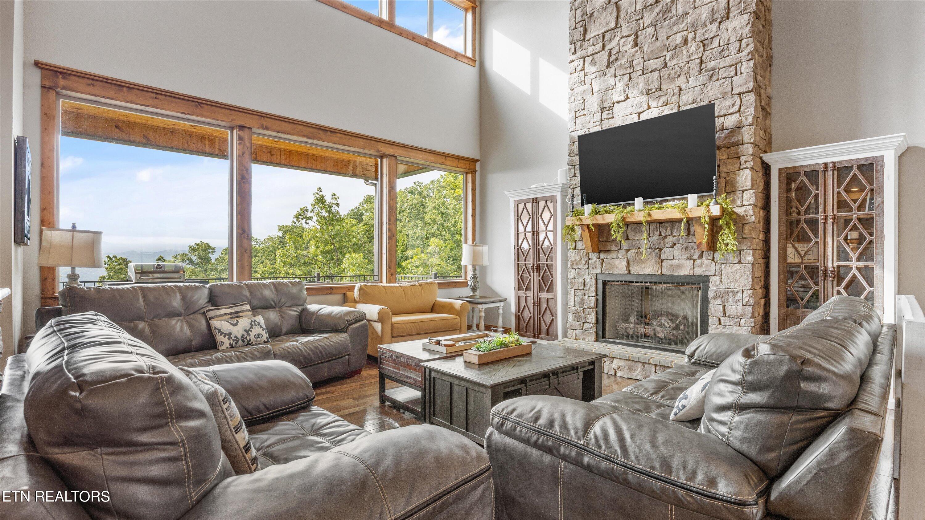 3093 Smoky Bluff Tr