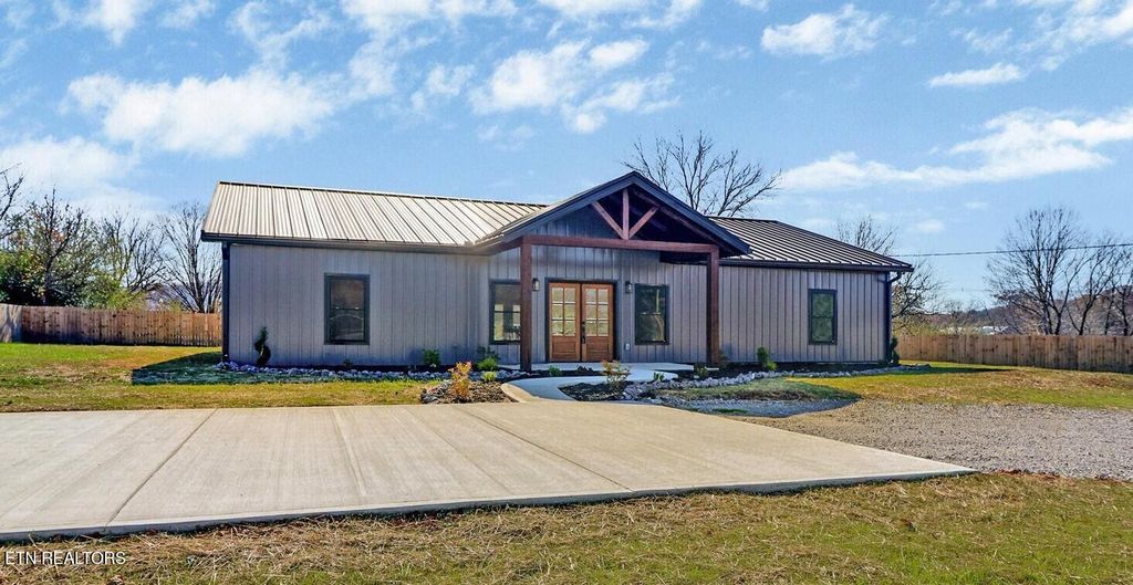 Photo of 110 Eldon Justice Rd, Oliver Springs, TN 37840 (MLS # 1323312)