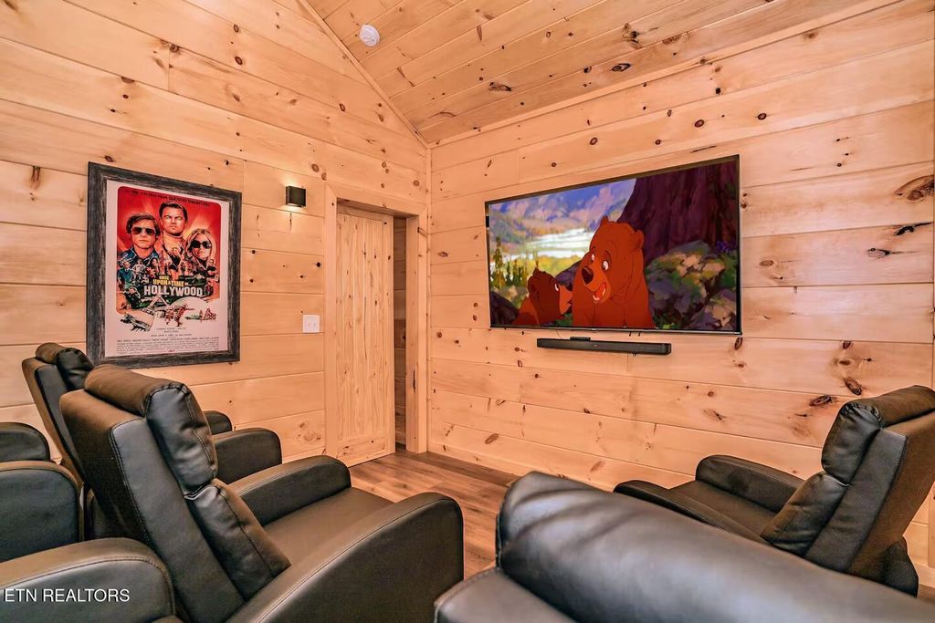 Photo of 2818 Ridge Creek Circle, Sevierville, TN 37876 (MLS # 1325796)