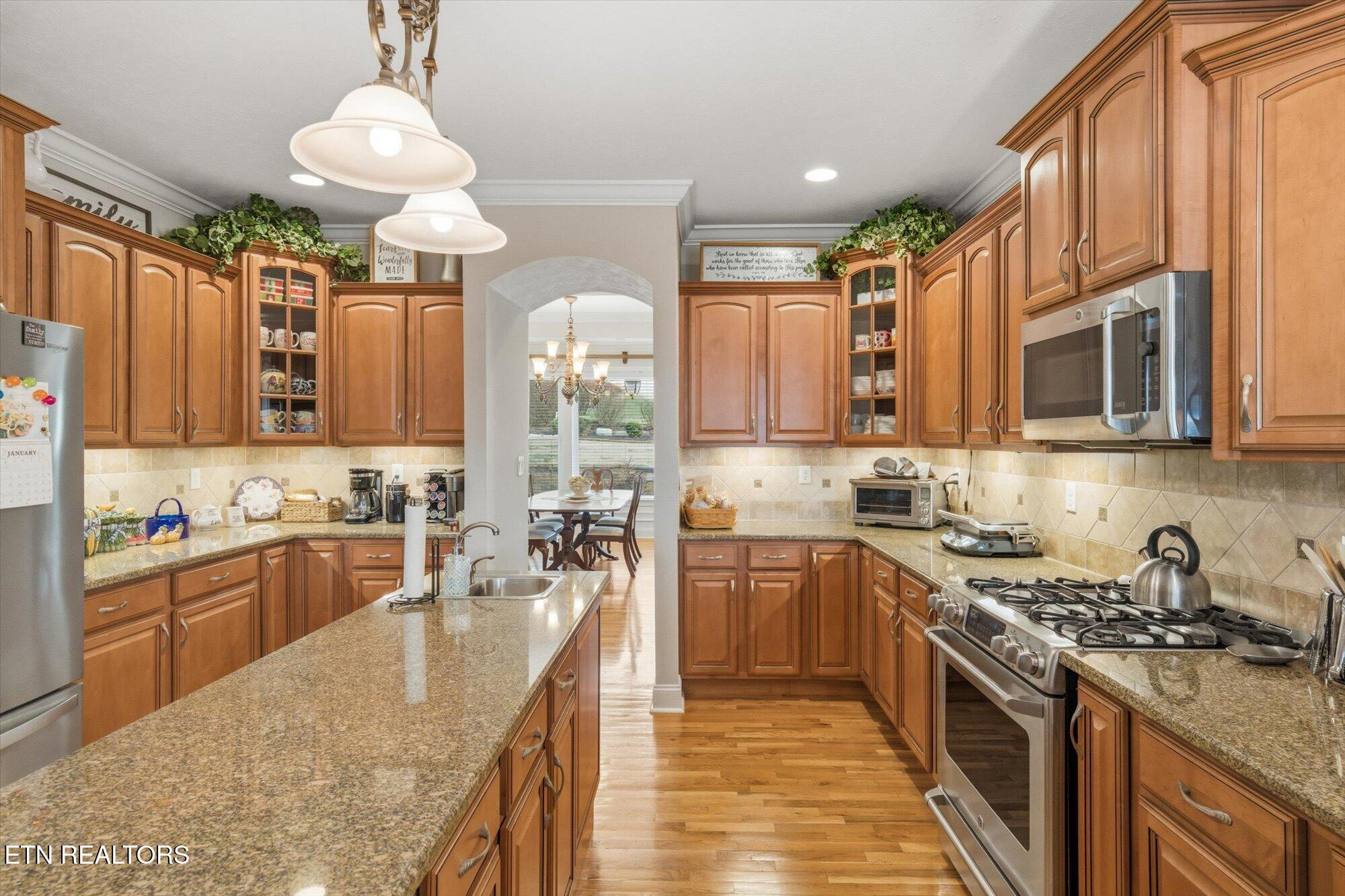 Knoxville, Tennessee, 37920, United States, 6 Bedrooms Bedrooms, ,8 BathroomsBathrooms,Residential,Active,2013676