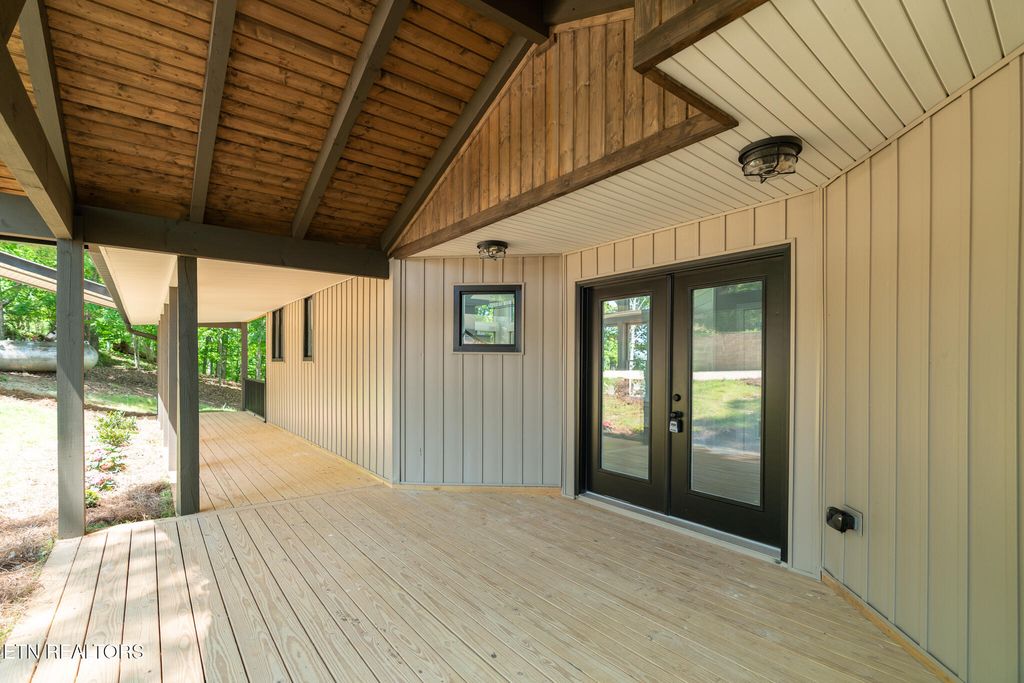 Photo of 4042 Riverpoint Way, Louisville, TN 37777 (MLS # 1325677)