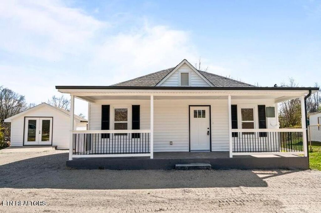 Photo of 904 Kingston Ave, Rockwood, TN 37854 (MLS # 1332383)