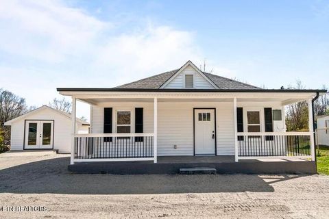 Photo of 904 Kingston Ave, Rockwood, TN 37854 (MLS # 1332383)