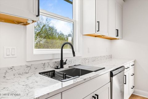 Tiny photo for 904 Kingston Ave, Rockwood, TN 37854 (MLS # 1332383)