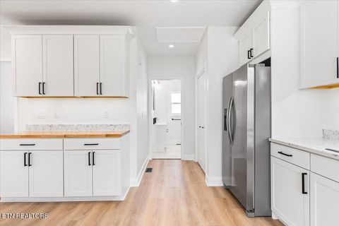 Tiny photo for 904 Kingston Ave, Rockwood, TN 37854 (MLS # 1332383)