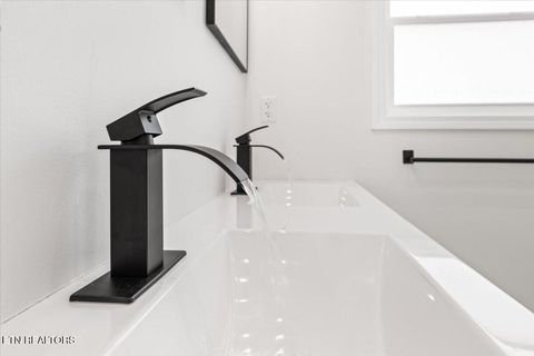 Tiny photo for 904 Kingston Ave, Rockwood, TN 37854 (MLS # 1332383)