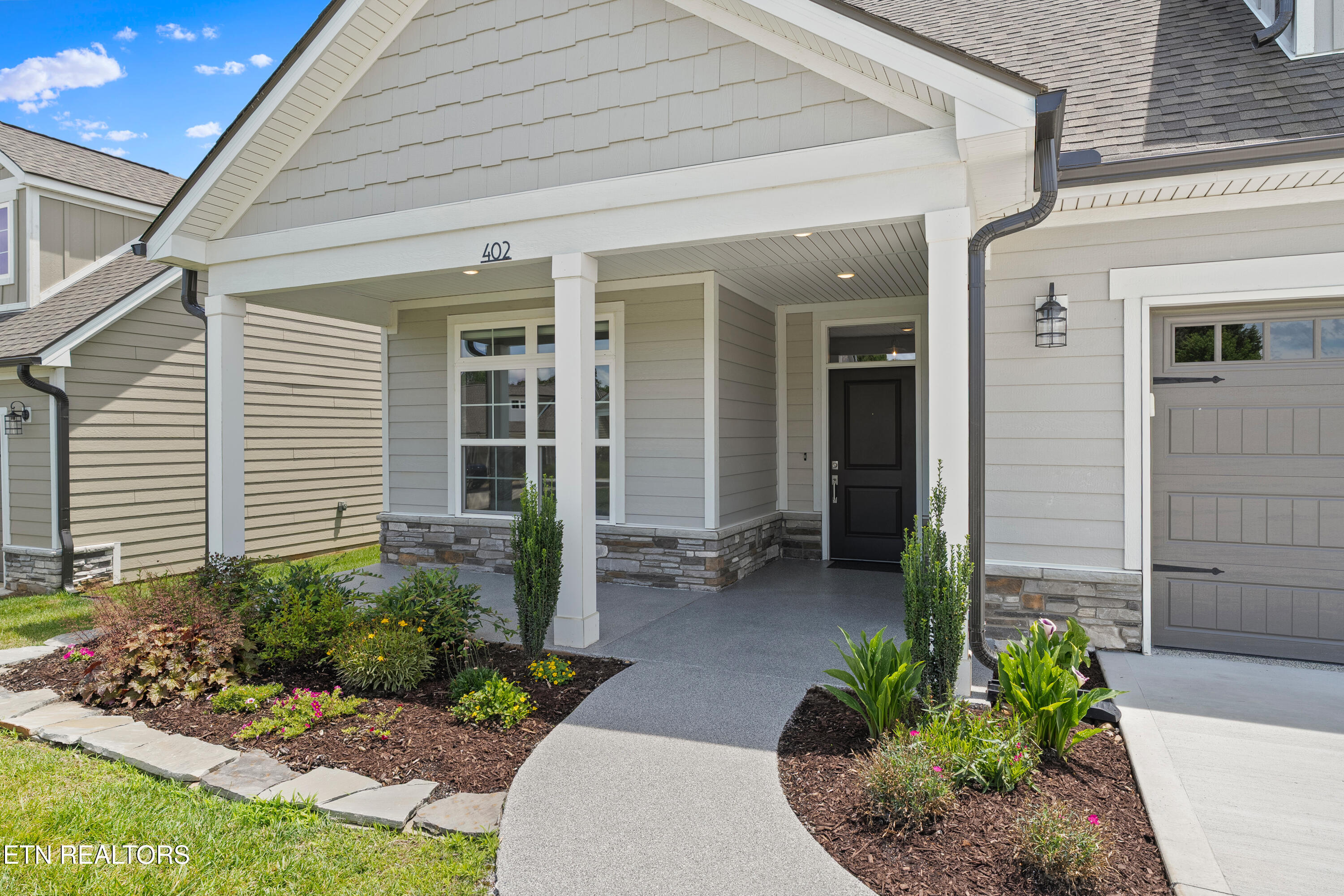 402 Sycamore Place