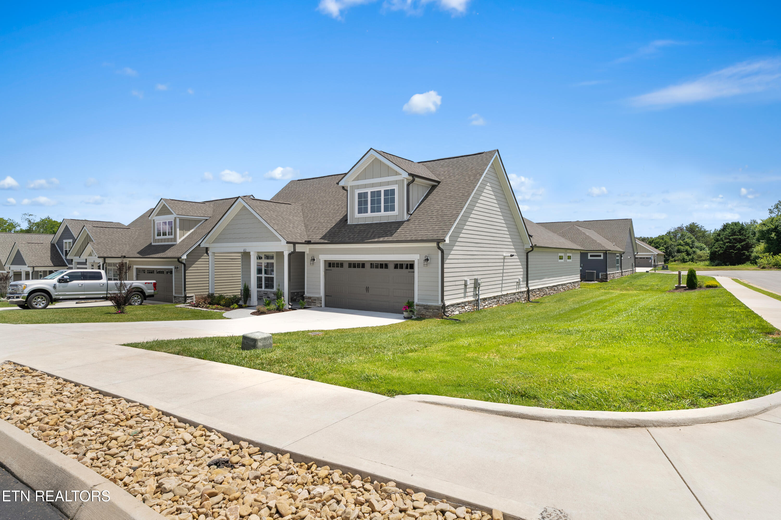 402 Sycamore Place