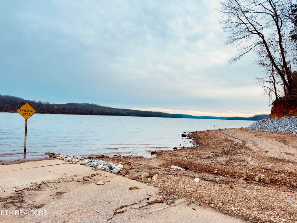 Photo of 114 Meadow Lane, Harriman, TN 37748 (MLS # 1330537)