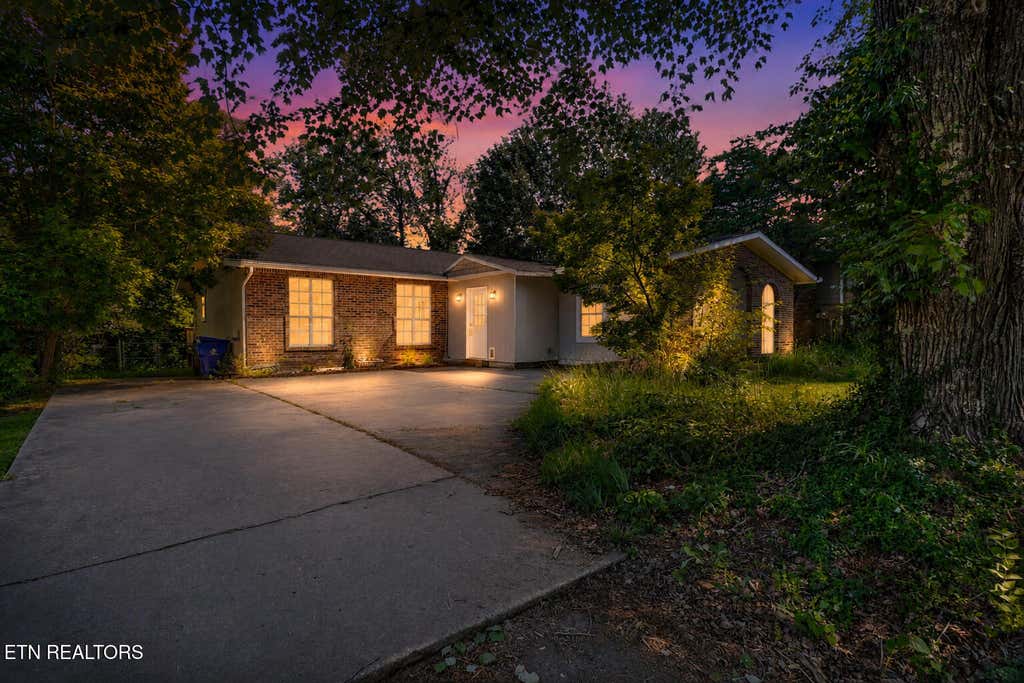 Photo of 26 Lindale Lane, Oak Ridge, TN 37830 (MLS # 1341170)