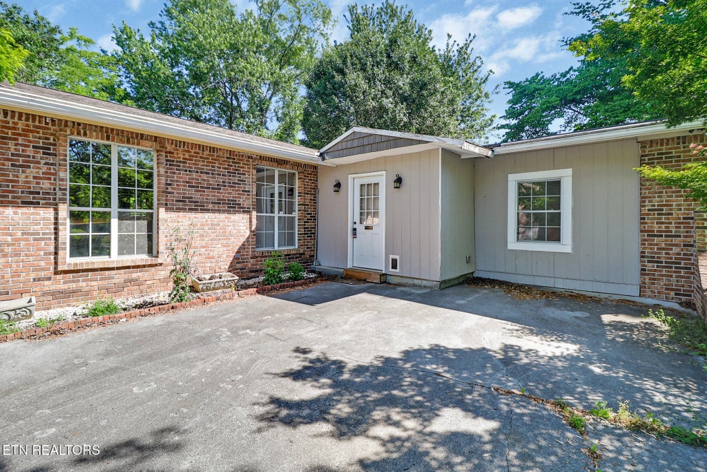 Photo of 26 Lindale Lane, Oak Ridge, TN 37830 (MLS # 1341170)
