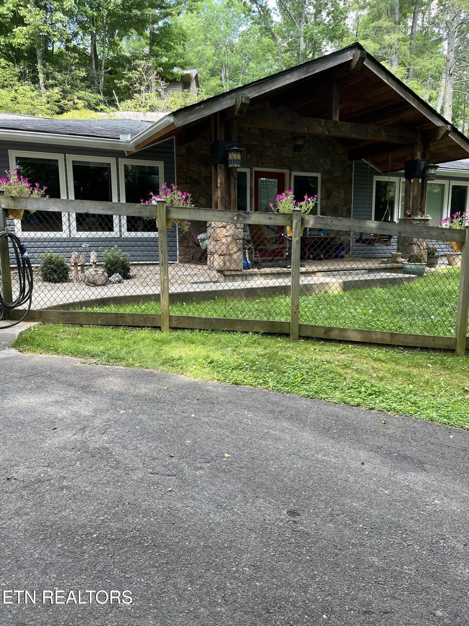 216 Mockingbird Drive