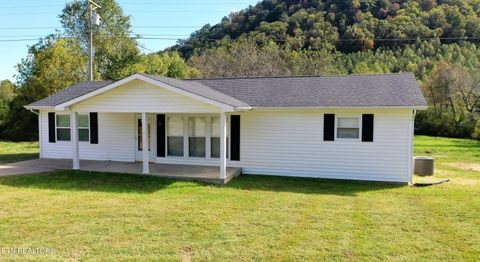 Photo of 929 Campbell Drive, Sneedville, TN 37869 (MLS # 1317801)