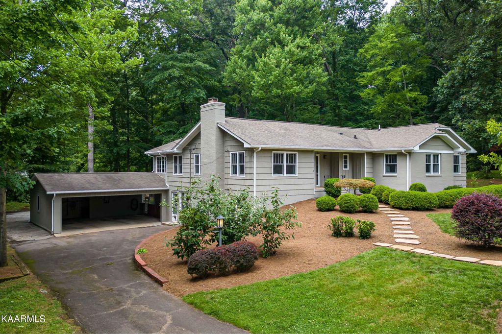 Photo of 541 Mellen Ave, Knoxville, TN 37919 (MLS # 1233018)
