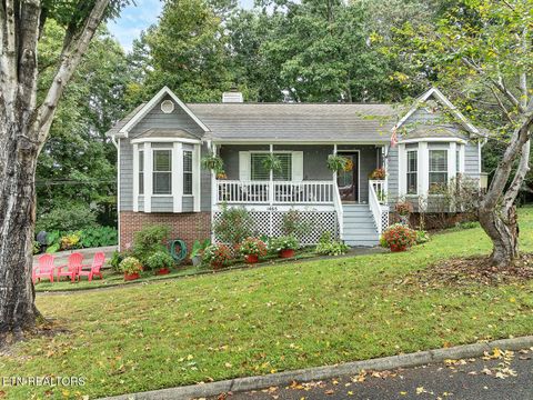 Photo of 1465 Overton Lane, Knoxville, TN 37923 (MLS # 1318053)