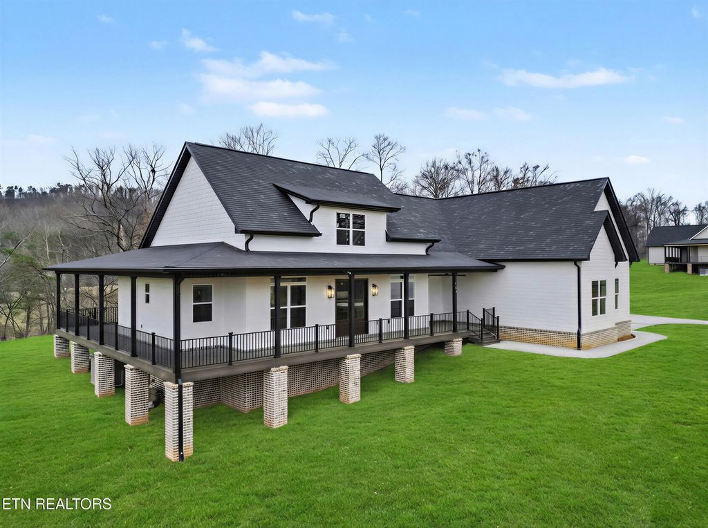 Photo of 821 Franklin Crossing, Maryville, TN 37804 (MLS # 1320306)