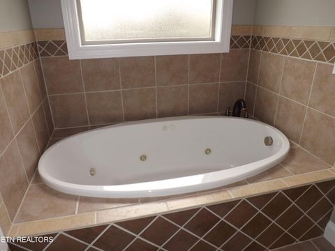 Tiny photo for 140 LANCASTER St, Harrogate, TN 37752 (MLS # 1322540)